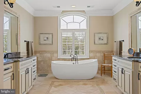 Bath - 1911 Barbee St, Mclean, VA 22101 photo 1 of 9