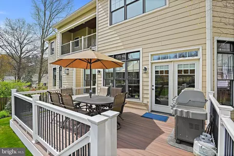 Exterior - 1911 Barbee St, Mclean, VA 22101 photo 7 of 9