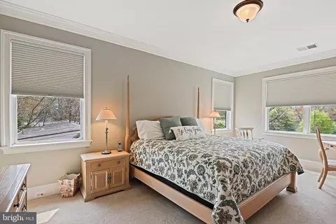 Bedroom - 1911 Barbee St, Mclean, VA 22101 photo 2 of 6