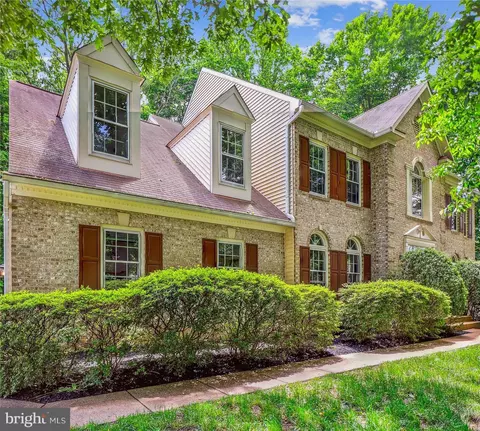9131 Silver Pointe Way, Fairfax Station, VA 22039