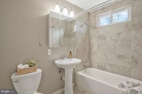 Bath - 6306 Frontier Dr, Springfield, VA 22150 photo 1 of 2