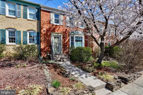 10440 Red Granite Ter, Oakton, VA 22124