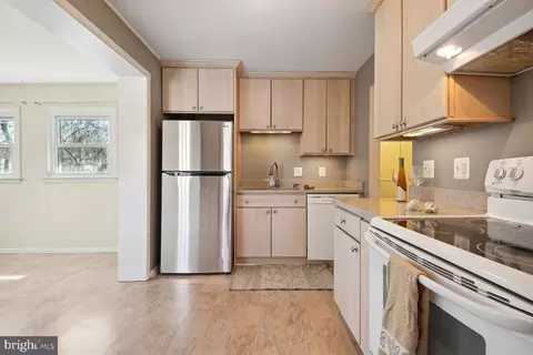 1417 Pathfinder Ln, Mclean, VA 22101 photo 10