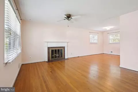 1417 Pathfinder Ln, Mclean, VA 22101 photo 2