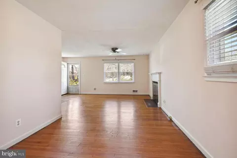 1417 Pathfinder Ln, Mclean, VA 22101 photo 4
