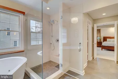 Bath - 1109 Northwind Dr, Reston, VA 20194 photo 2 of 11