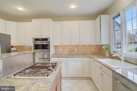 Kitchen - 1109 Northwind Dr, Reston, VA 20194 photo 4 of 7