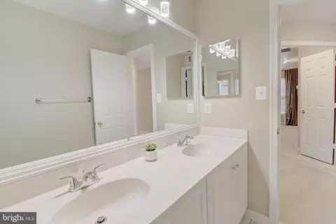 Bath - 1109 Northwind Dr, Reston, VA 20194 photo 9 of 11