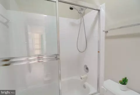Bath - 1109 Northwind Dr, Reston, VA 20194 photo 8 of 11
