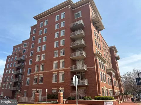 4480 Market Commons Dr #206, Fairfax, VA 22033
