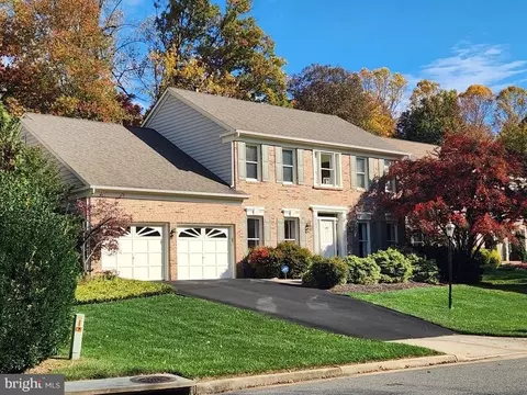 5304 Renaissance Ct, Burke, VA 22015