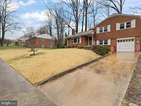Exterior - 7519 Havelock St, Springfield, VA 22150 photo 4 of 10