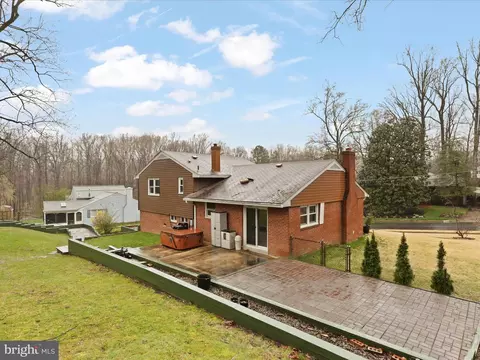 Exterior - 7519 Havelock St, Springfield, VA 22150 photo 7 of 10