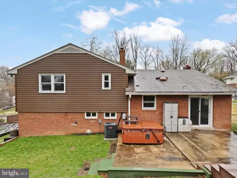 Exterior - 7519 Havelock St, Springfield, VA 22150 photo 9 of 10