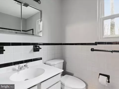 Bath - 7519 Havelock St, Springfield, VA 22150 photo 1 of 3