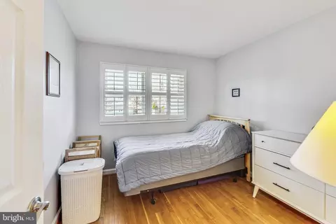 Bedroom - 1411 Audmar Dr, Mclean, VA 22101 photo 7 of 9