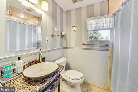 Bath - 1411 Audmar Dr, Mclean, VA 22101 photo 1 of 3
