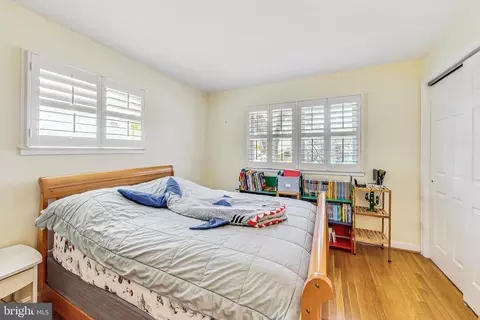Bedroom - 1411 Audmar Dr, Mclean, VA 22101 photo 4 of 9