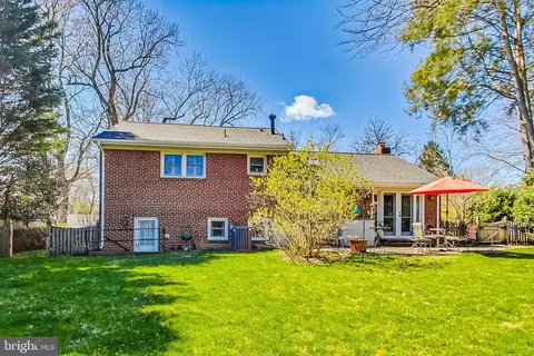 Exterior - 1411 Audmar Dr, Mclean, VA 22101 photo 4 of 12