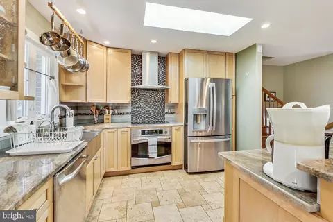 Kitchen - 1411 Audmar Dr, Mclean, VA 22101 photo 3 of 7
