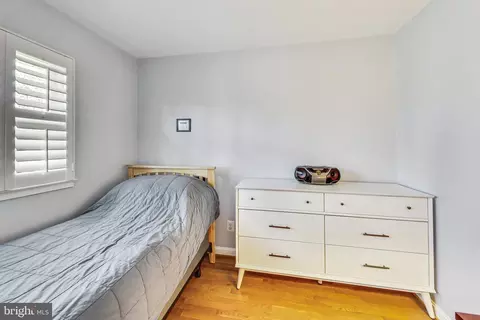 Bedroom - 1411 Audmar Dr, Mclean, VA 22101 photo 8 of 9