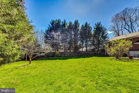 Exterior - 1411 Audmar Dr, Mclean, VA 22101 photo 11 of 12