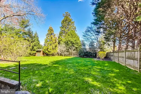 Exterior - 1411 Audmar Dr, Mclean, VA 22101 photo 9 of 12