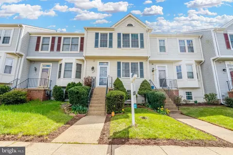 14739 Grobie Pond Ln, Centreville, VA 20120