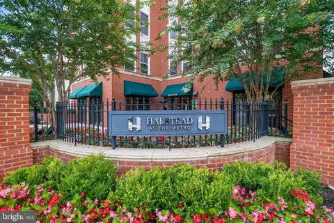 2655 Prosperity Ave #328, Fairfax, VA 22031