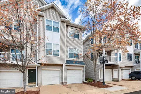 4526 Superior Sq #4526, Fairfax, VA 22033