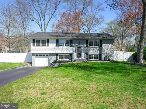 1906 Prices Ln, Alexandria, VA 22308