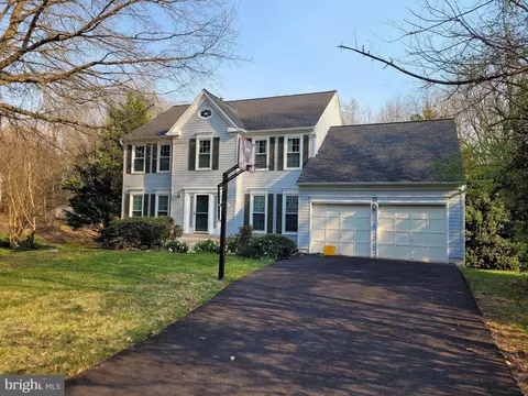 1167 Bandy Run Rd, Herndon, VA 20170