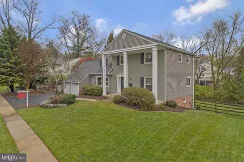 Exterior - 6017 Commack Ct, Springfield, VA 22152 photo 2 of 10