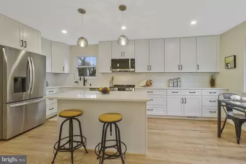 Kitchen - 6017 Commack Ct, Springfield, VA 22152 photo 4 of 5