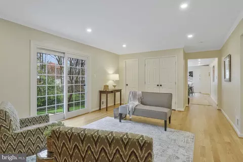 Living - 6017 Commack Ct, Springfield, VA 22152 photo 7 of 13