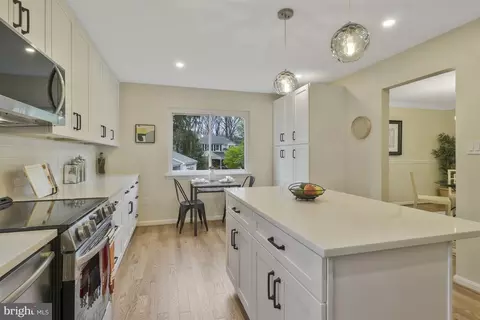 Kitchen - 6017 Commack Ct, Springfield, VA 22152 photo 5 of 5