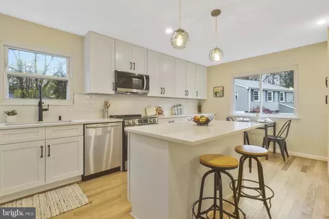 Kitchen - 6017 Commack Ct, Springfield, VA 22152 photo 2 of 5