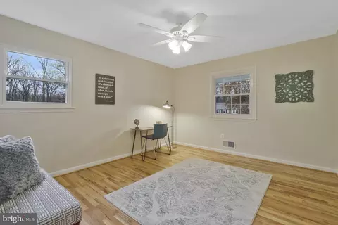 Living - 6017 Commack Ct, Springfield, VA 22152 photo 9 of 13