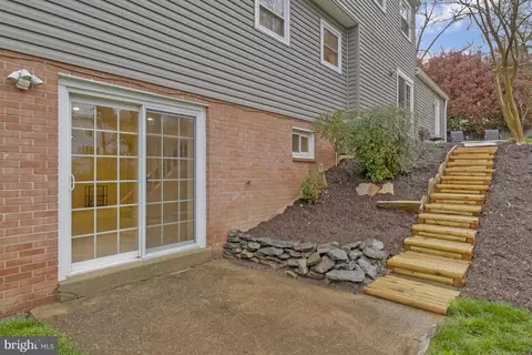 Exterior - 6017 Commack Ct, Springfield, VA 22152 photo 6 of 10