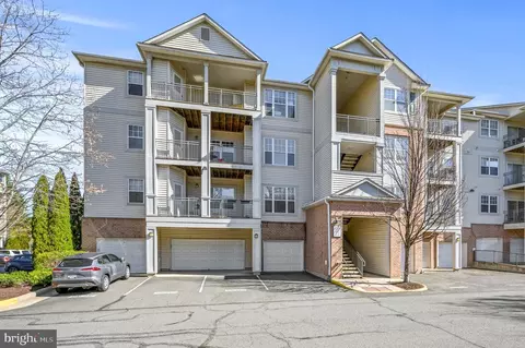 12104 Garden Grove Cir #303, Fairfax, VA 22030