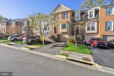 4229 Sleepy Lake Dr, Fairfax, VA 22033