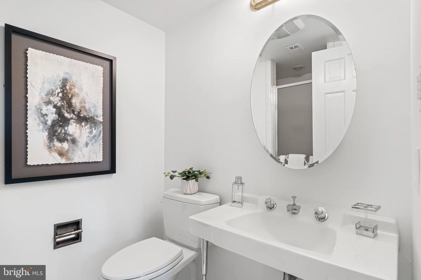Bath - 704 Belgrove Rd, Mclean, VA 22101 photo 1 of 2