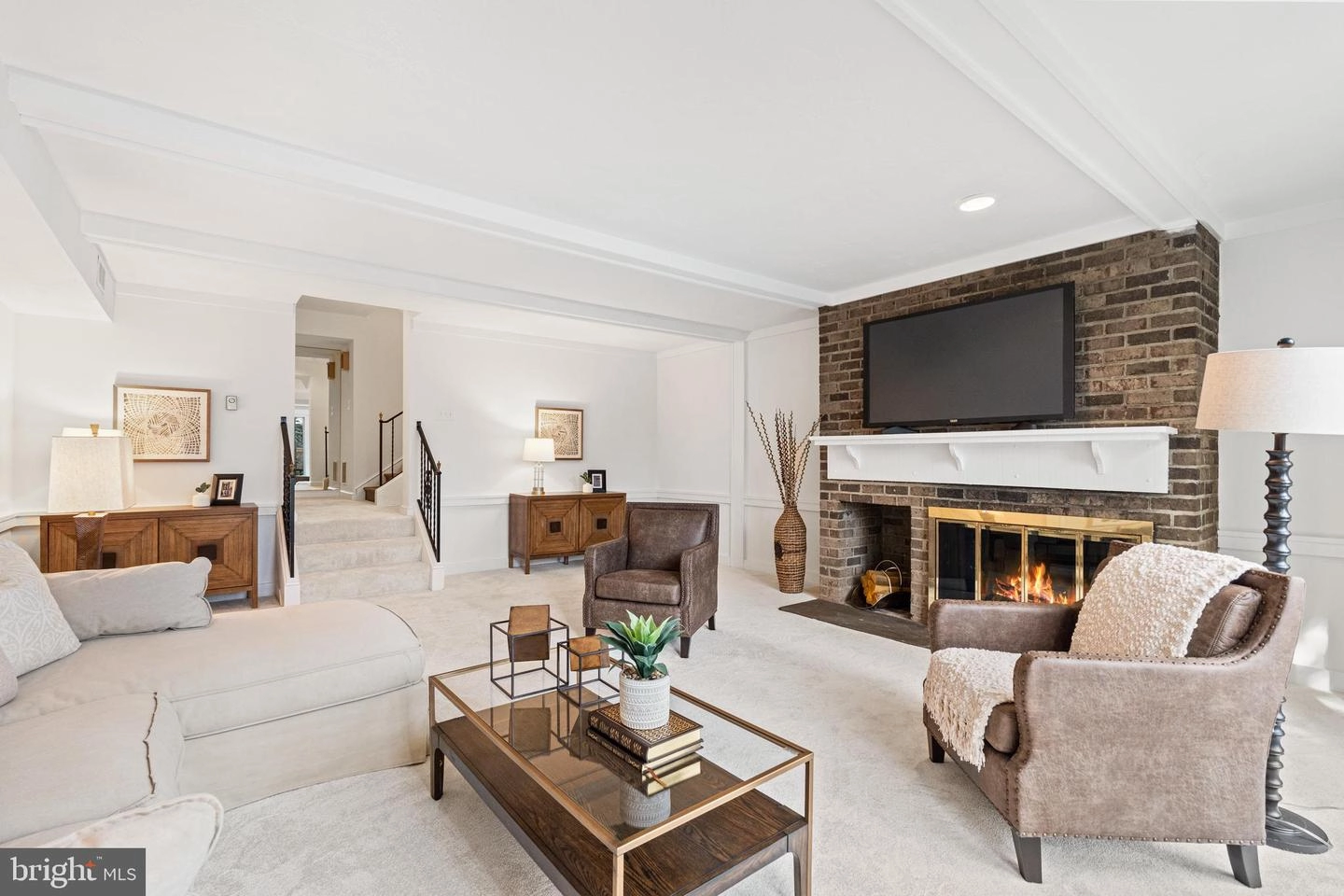 Living - 704 Belgrove Rd, Mclean, VA 22101 photo 7 of 8