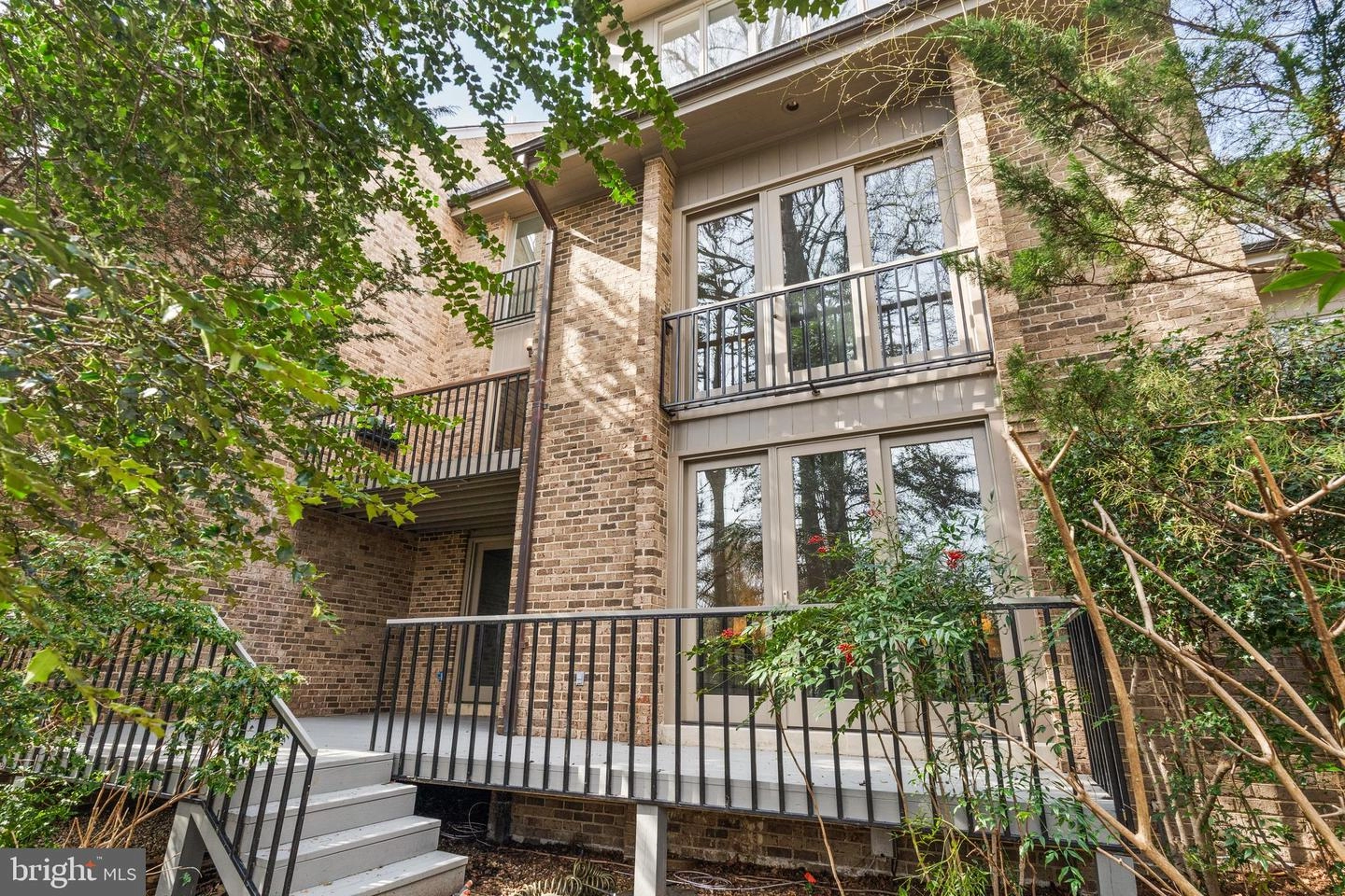 Exterior - 704 Belgrove Rd, Mclean, VA 22101 photo 7 of 7