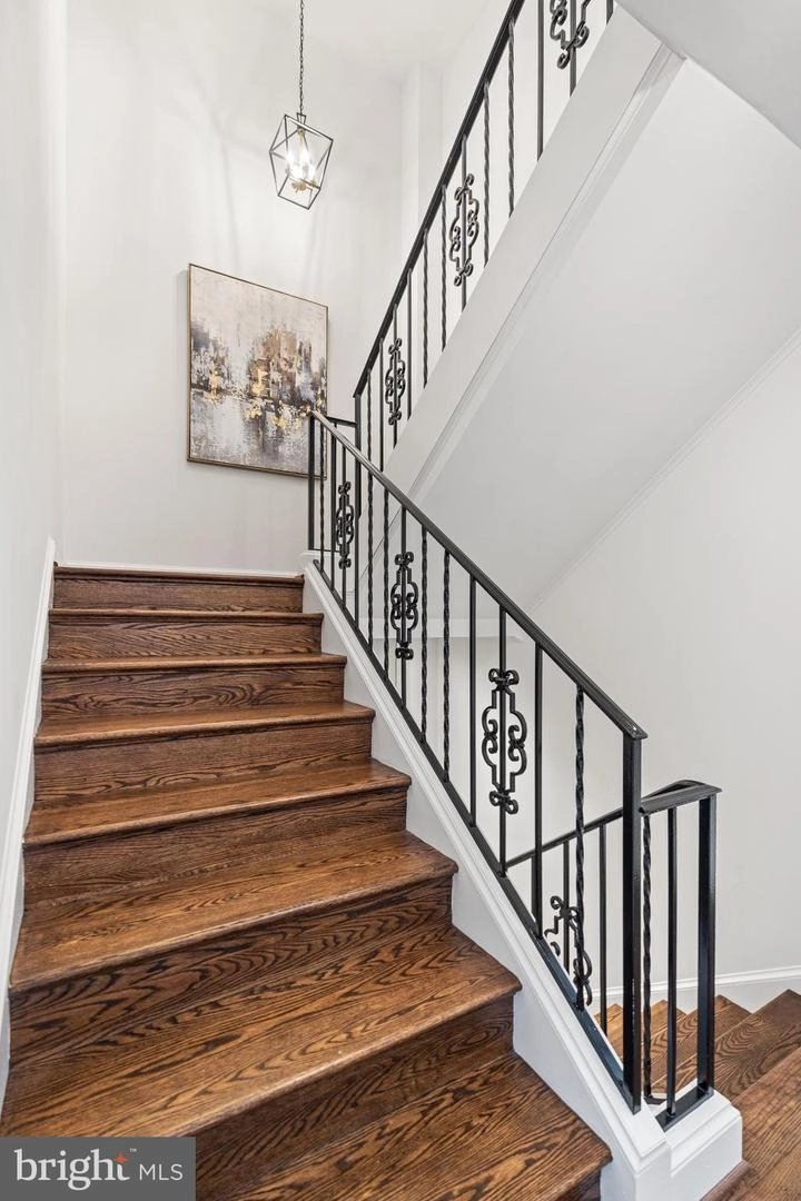 Entry Way - 704 Belgrove Rd, Mclean, VA 22101 photo 3 of 4