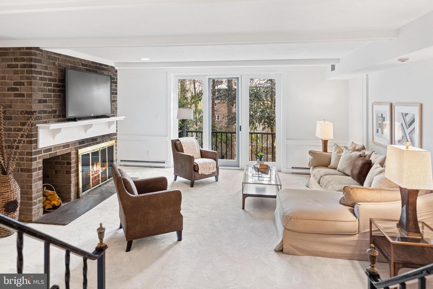 Living - 704 Belgrove Rd, Mclean, VA 22101 photo 6 of 8