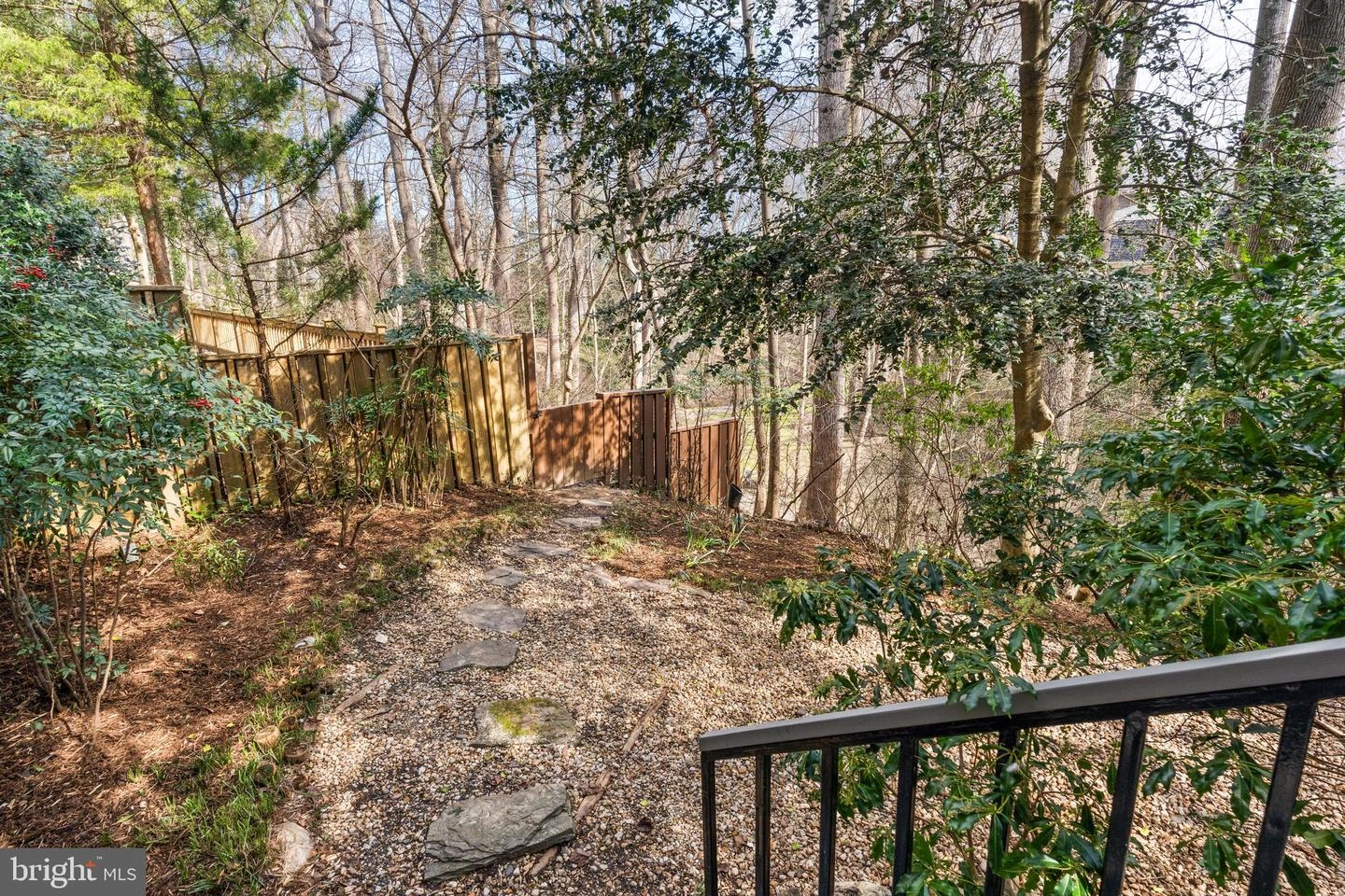 Exterior - 704 Belgrove Rd, Mclean, VA 22101 photo 6 of 7