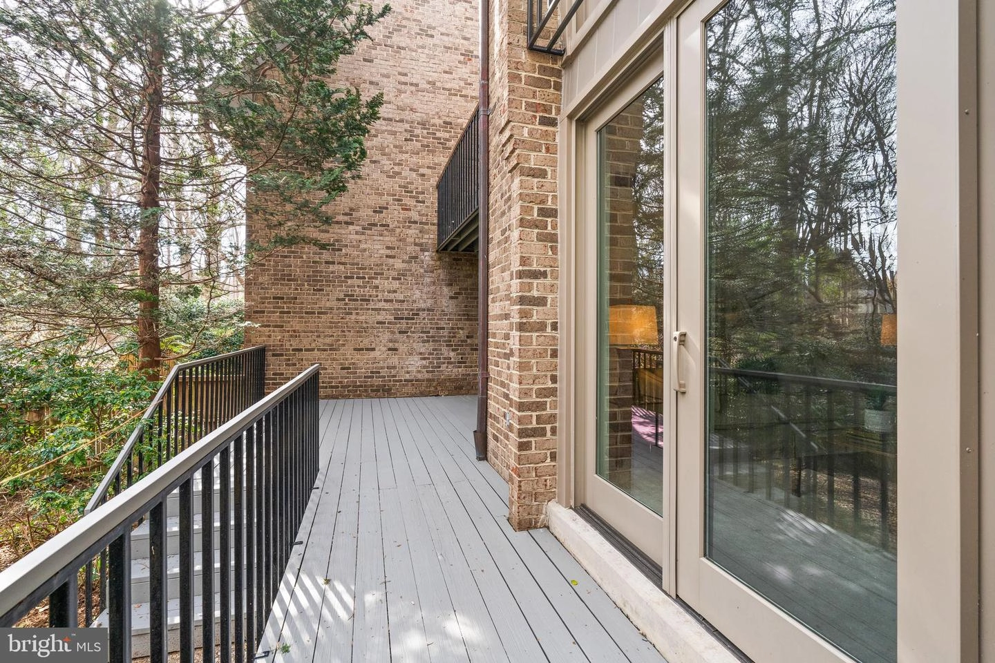 Exterior - 704 Belgrove Rd, Mclean, VA 22101 photo 4 of 7