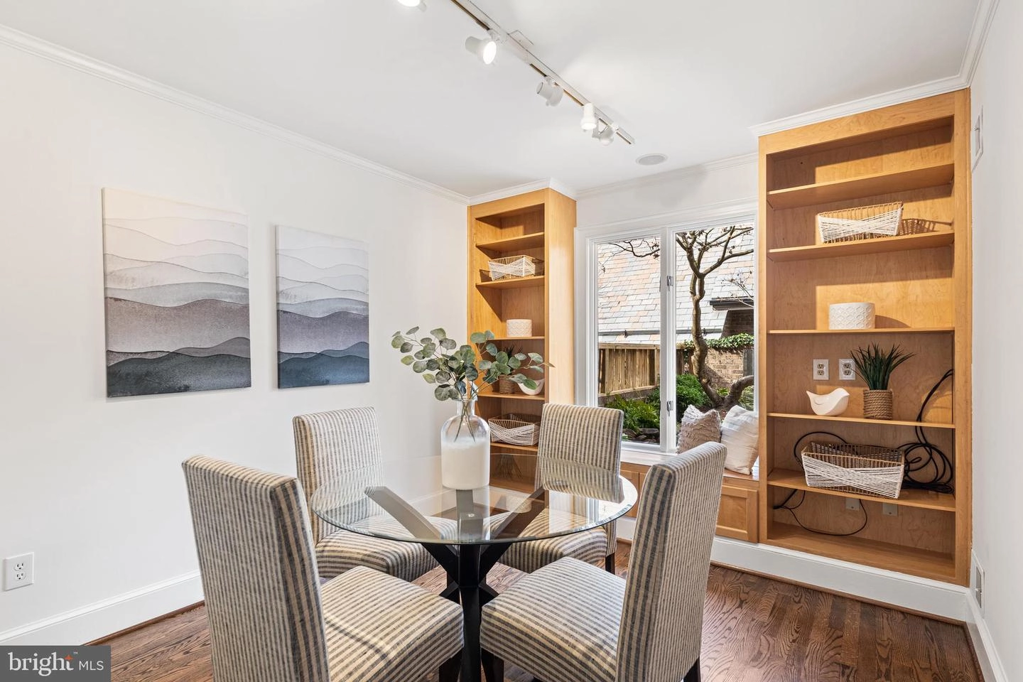 Dining - 704 Belgrove Rd, Mclean, VA 22101 photo 5 of 6