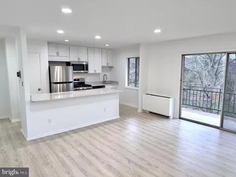 4114 Mangalore Dr #403, Annandale, VA 22003